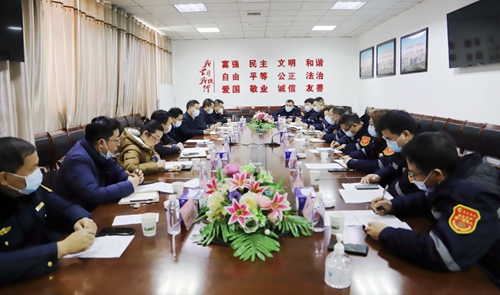 宜都市委副書記、市長李澤剛一行到楚星公司開展“千名干部進(jìn)千企”服務(wù)活動(dòng)(圖1)