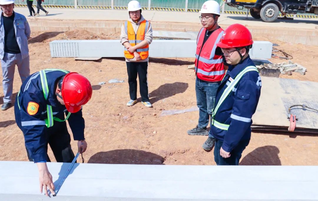 工程建設(shè)跑出加速度！磷化工項目預(yù)制管廊開始安裝(圖3)