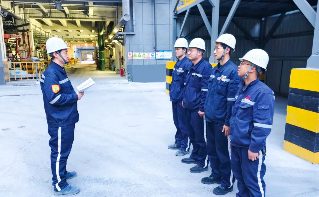 新疆宜化電石車間二一班：強(qiáng)化班組建設(shè)，筑牢基層基石(圖4)