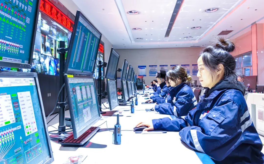 新疆宜化電石車間二一班：強(qiáng)化班組建設(shè)，筑牢基層基石(圖2)