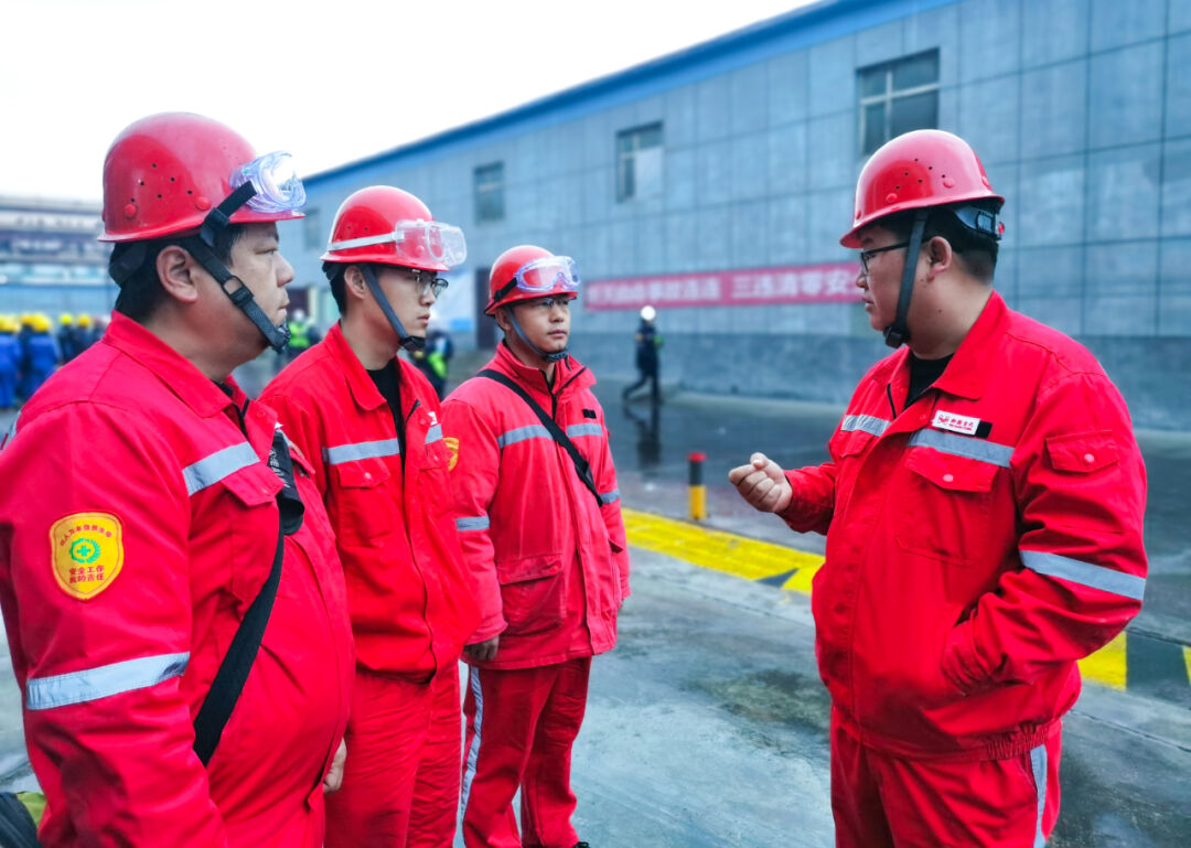 新疆宜化：直擊大修一線，看他們奮戰(zhàn)的身影(圖8)