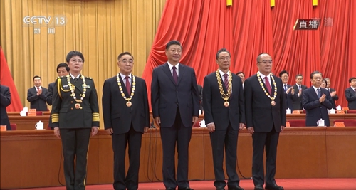 向抗疫英雄致敬！宜化集團(tuán)組織收看全國抗擊新冠肺炎疫情表彰大會
