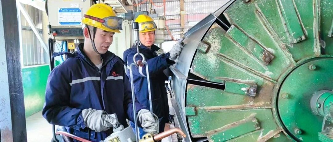 青海宜化電石分廠電極殼班：加強標準化建設，保障電石爐長周期穩(wěn)定運行